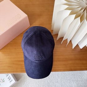 miumiu 缪缪秋冬新品燈芯絨棒球帽 原單正品開模訂制，原版做工細緻質量超贊！