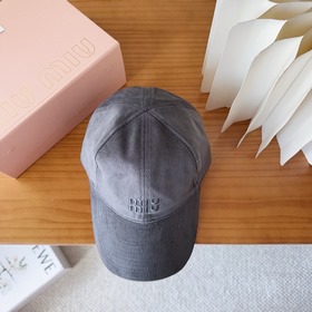 miumiu 缪缪秋冬新品燈芯絨棒球帽 原單正品開模訂制，原版做工細緻質量超贊！