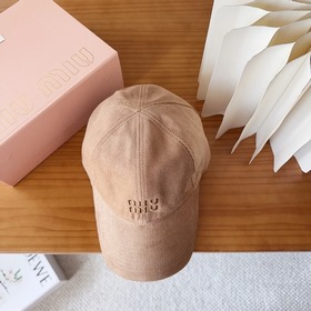 miumiu 缪缪秋冬新品燈芯絨棒球帽 原單正品開模訂制，原版做工細緻質量超贊！