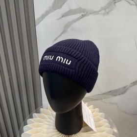 miumiu缪缪專櫃爆款刺繡logo針織帽！小紅書新品發布，太 了，高彈面料 經