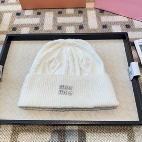 miumiu缪缪 秋冬毛線帽 這種高級簡直質感從頭開始了！巨推薦大家 這頂不管什