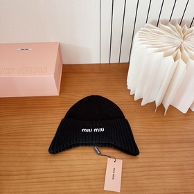 miumiu缪缪專櫃爆款針織帽！小紅書新品發布，太 了，高彈面料 經典色系，男女