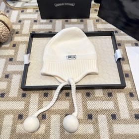 miumiu缪缪秋冬毛線帽 這種高級灰色染色非常難染！更何況是兔毛的材質 簡直質