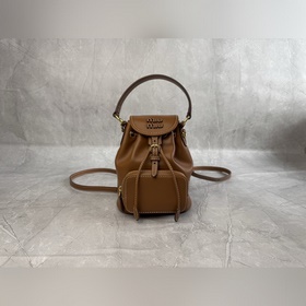 5BZ045 MIU新品學院風迷你雙肩包：超高品質小牛皮搭配厚實耐磨亞麻混紡内襯