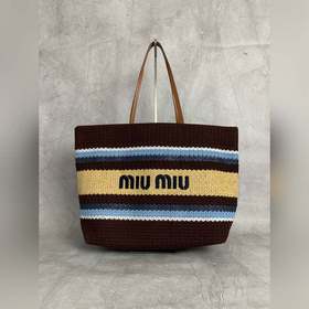 5BG228 咖啡色 市場唯一對版品質，正面标志性MiuMiu刺繡，棉布裡内，超