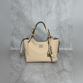 5BA304 Miu家日本快閃新品托特包，頂級進口牛皮，皮面質感高級，優雅複古，