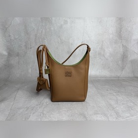5BE099 (焦糖色)：Miu家日本快閃新品托特包，頂級進口牛皮，皮面質感高級
