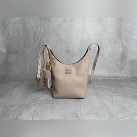 5BE099 (裸粉色)：Miu家日本快閃新品托特包，頂級進口牛皮，皮面質感高級