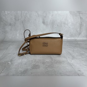 5BE097 Miu Miu 斜挎小包 伊勢丹限定系列 荔枝紋牛皮定制 質感滿
