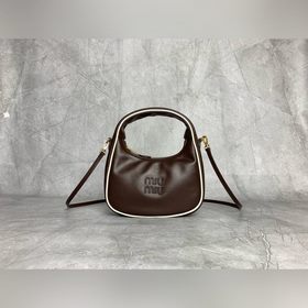 5BC125(石楠木拼白) MiuMi新品MiuWander手袋，全新大膽配色設