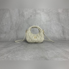 5BP078(白色) MiuMiu新品迷你MiuWander手袋，采用進口小羊皮
