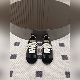 碼數35-40 #UMAWANG德訓鞋 26春款直接把我拿捏瘋了！！ 誰的春天還