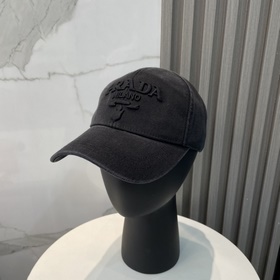 配防塵袋[普拉達]春夏新款大牌刺繡棒球帽，新款出貨，大牌款超好搭配，趕緊入手！