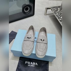 普拉達 情侶PRADA 2026最新款樂福鞋半拖鞋 火爆系列 演繹都市風尚 設計
