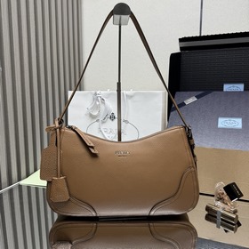 [頂級原單] 新品 1BC280 這款标志性Aimée包袋的全新诠釋以令人想起旅