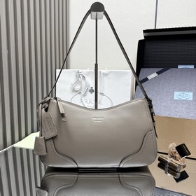 [頂級原單] 新品 1BC280 這款标志性Aimée包袋的全新诠釋以令人想起旅