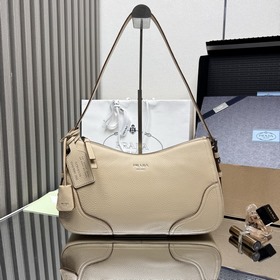 [頂級原單] 新品 1BC280 這款标志性Aimée包袋的全新诠釋以令人想起旅