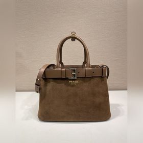 新款女包 1BA434絨皮 這款手提女包采用進口内配進口絨皮(磨砂皮)，内配進口