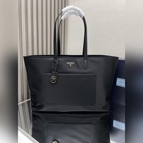 [頂級原單] 新款托特包 1BG527到貨啦 這款經久不衰的托特包是對經典設計的