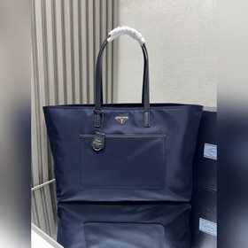 [頂級原單] 新款托特包 1BG527到貨啦 這款經久不衰的托特包是對經典設計的