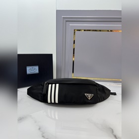 頂級原單 新品首發 新品聯名系列腰包2VL034 進口降落傘尼龍面料 正面經典三