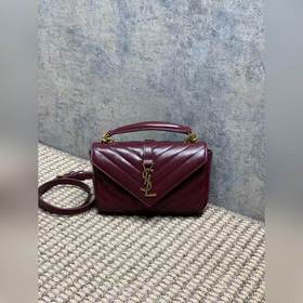 YSL Mini College郵差包，油蠟牛皮材質，經典菱格紋绗縫+金色Log