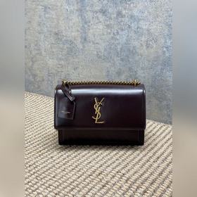 YSL Sunset日落包，金色Logo，簡約又高級！磁性四合扣開合，内部雙隔層