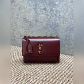 YSL Sunset日落包，金色Logo，簡約又高級！磁性四合扣開合，内部雙隔層