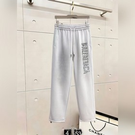 巴黎世家 2026春季新款長褲休閑褲 官網同步發售。品牌經典LOGO休閑褲 ，定
