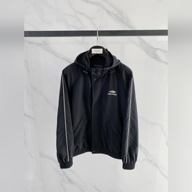 Balenciaga 巴黎世家26新款春裝發布新品、全身提花面料，面料全部采用定