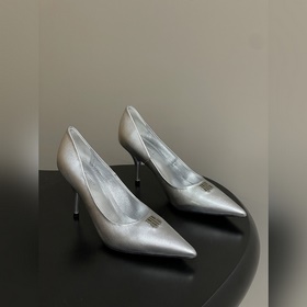 2026春夏新款Balenciaga巴黎世家26Fw尖頭BB金屬扣高跟單鞋後空細