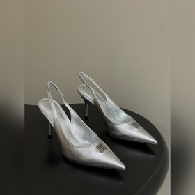 2026春夏新款Balenciaga巴黎世家26Fw尖頭BB金屬扣高跟單鞋後空細