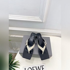 Balenciaga 巴黎世家 26ss 2026春夏新品 方頭皮帶扣夾腳人字