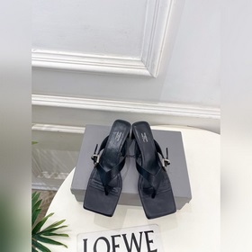 Balenciaga 巴黎世家 26ss 2026春夏新品 方頭皮帶扣夾腳人字