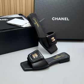 CHANEL 小香26C雙C書包扣方頭拖鞋 當26C系列将經典基因揉進日常松弛感