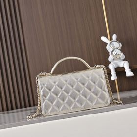 CHANEL 26C 春季新款 Logo雙層風琴包 小牛皮配金色金屬 讓人一眼就