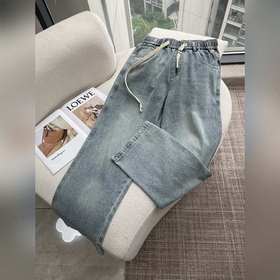 克羅心 新品牛仔褲 好穿不挑身材，在搭配上沒有太多的限制 随意簡潔的襯托其他單品