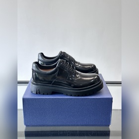 Dior 2026春季Explor德比鞋，黑色皮革+Oblique印花拼接，細節