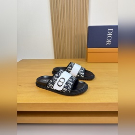 [Dior]迪奧 -高端品質 原單·休閑涼拖鞋 -鞋面：進口 荔紋小牛皮.品牌金