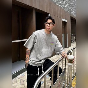 Dior.迪奧  新款潮牌情侶圓領T恤！雙面燙畫設計.色彩線條搭配品牌字母圖形
