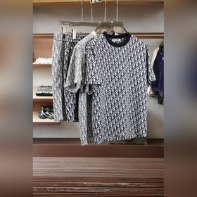 Dior迪奧， 時尚薄款休閑外套短褲套裝 采用客供高密度精純棉材質面料，軟糯親膚