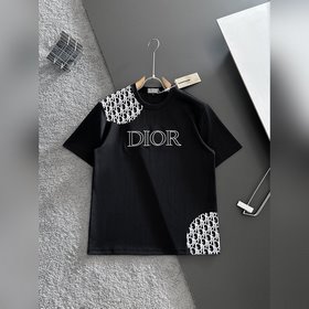 迪奧 Dior VIP高級定制！ 2026春夏季新款短袖。這款T恤是夏季男裝系列