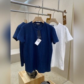 DiorT恤衫，這款以經典的Oblique印花。采用棉質平紋針織面料精心制作，通