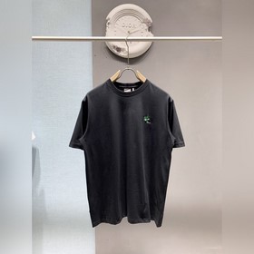 Dior 花朵刺繡T恤 本款T恤采用全棉平紋面料打造，再洗水定型，克重330克