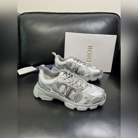 Dior 頂級工藝品 迪奧 專櫃同步 原廠配置，意大利進口原版牛皮面料，透氣舒适