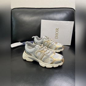 Dior 頂級工藝品 迪奧 專櫃同步 原廠配置，意大利進口原版牛皮面料，透氣舒适