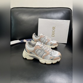 Dior 頂級工藝品 迪奧 專櫃同步 原廠配置，意大利進口原版牛皮面料，透氣舒适
