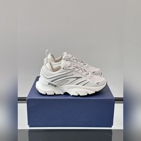 Dior，迪奧 新款CHERSTIAN DIOR 情侶休閑運動鞋，這款運動鞋設計