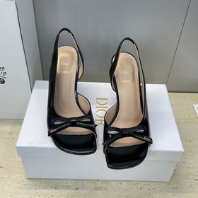 迪奧 Dior 2026早春走秀新款系列蝴蝶結果凍色女鞋 CD字母logo弧形鞋