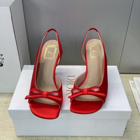 迪奧 Dior 2026早春走秀新款系列蝴蝶結果凍色女鞋 CD字母logo弧形鞋